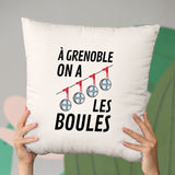 Coussin À Grenoble on a les boules Beige