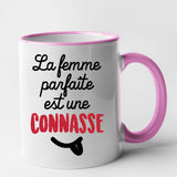 Mug La femme parfaite est une connasse Rose