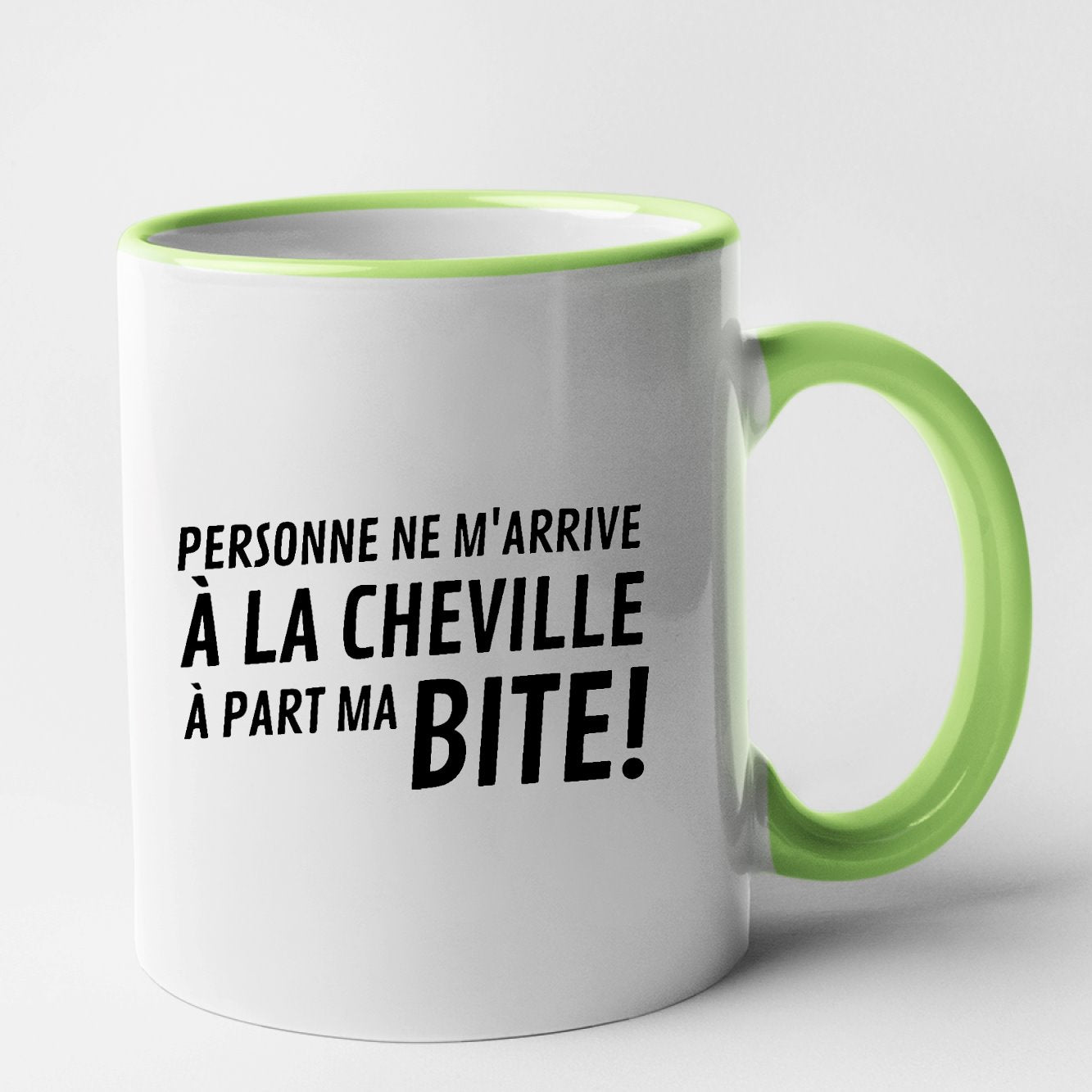 Mug Personne ne m'arrive à la cheville Vert