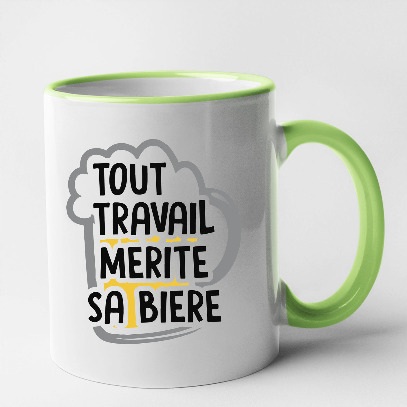 Mug Tout travail mérite sa bière Vert