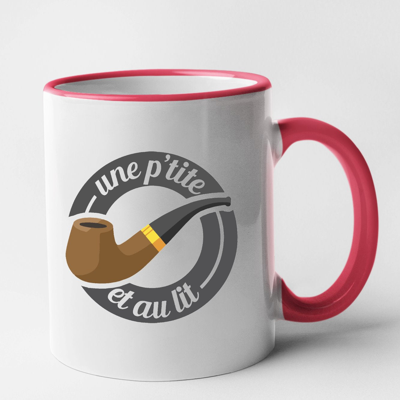 Mug Une petite pipe et au lit Rouge