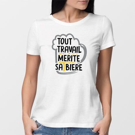 T-Shirt Femme Tout travail mérite sa bière Blanc