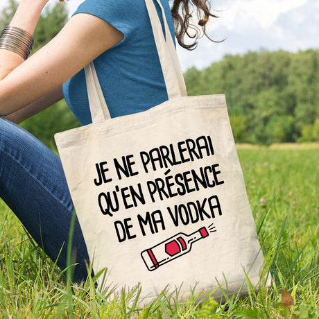 Tote bag Je ne parlerai qu'en présence de ma vodka Beige